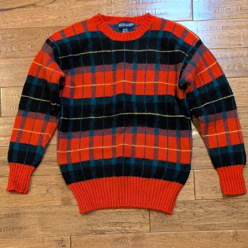 Nordstrom Shetland Wool Red Black Green Tartan Holiday Crewneck Sweater
